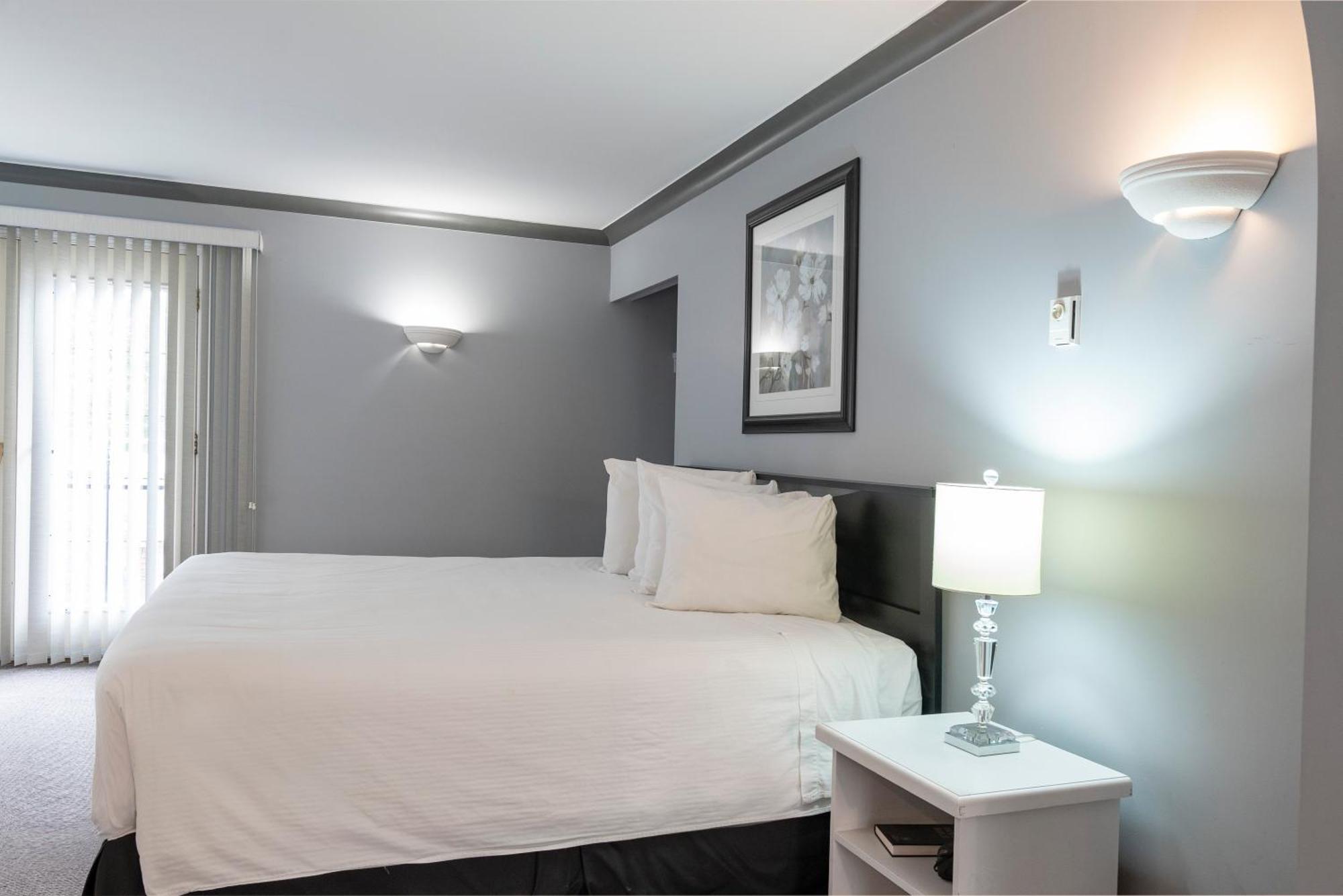 Tiki Shores Inn & Suites Penticton Eksteriør billede