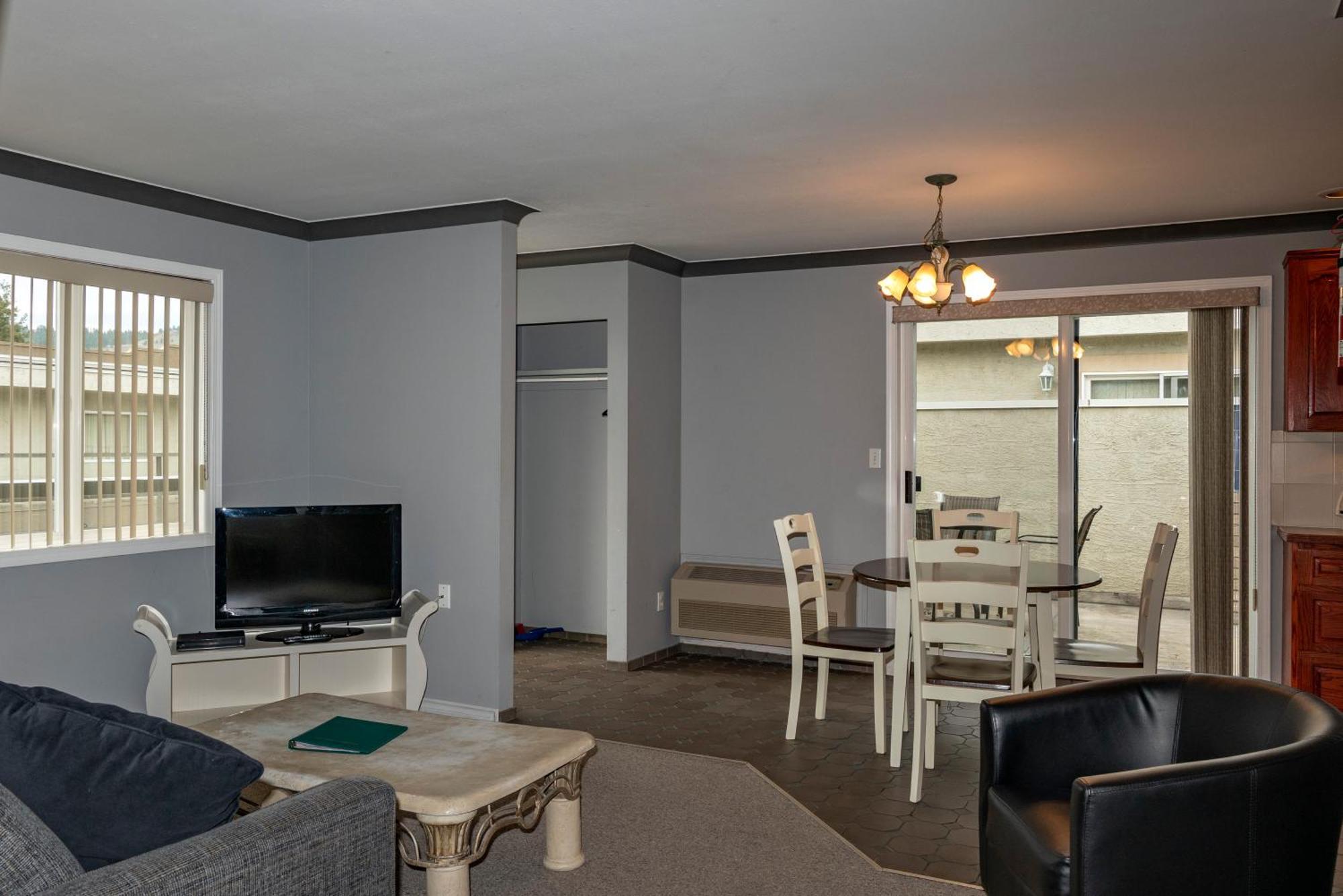 Tiki Shores Inn & Suites Penticton Eksteriør billede