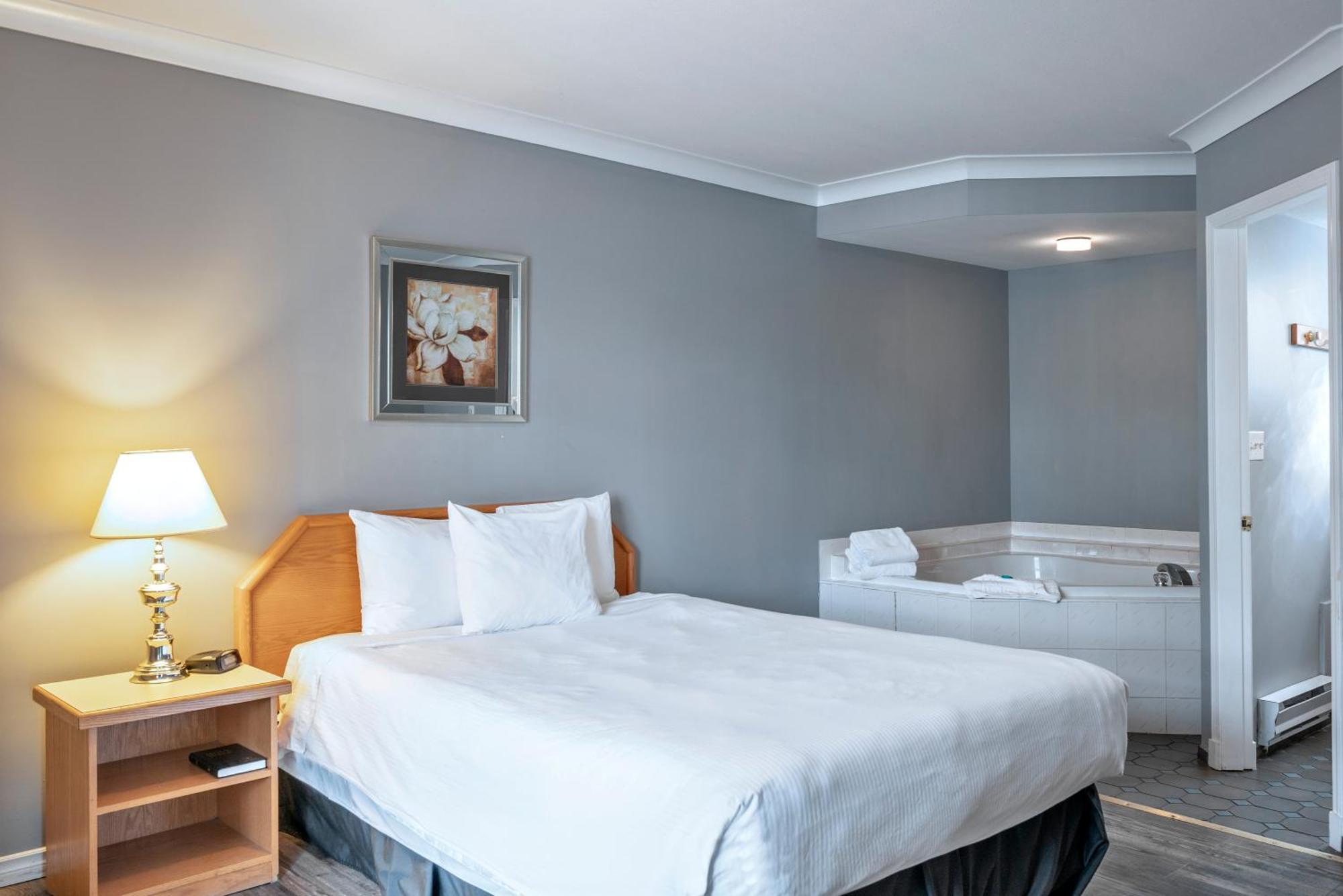 Tiki Shores Inn & Suites Penticton Eksteriør billede