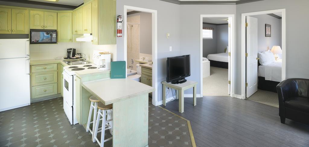 Tiki Shores Inn & Suites Penticton Eksteriør billede