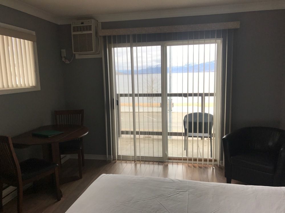 Tiki Shores Inn & Suites Penticton Eksteriør billede