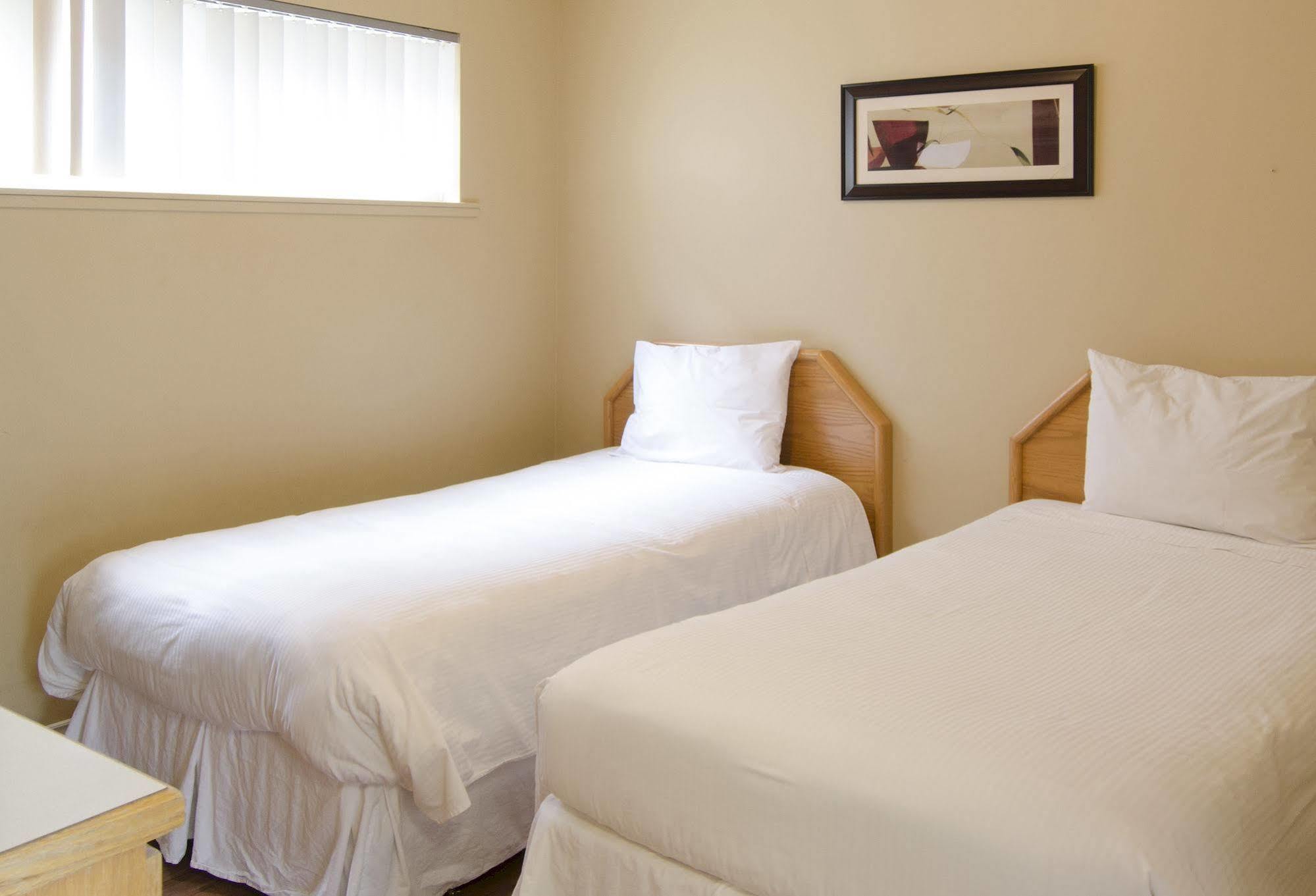 Tiki Shores Inn & Suites Penticton Eksteriør billede