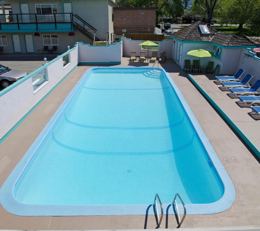 Tiki Shores Inn & Suites Penticton Eksteriør billede
