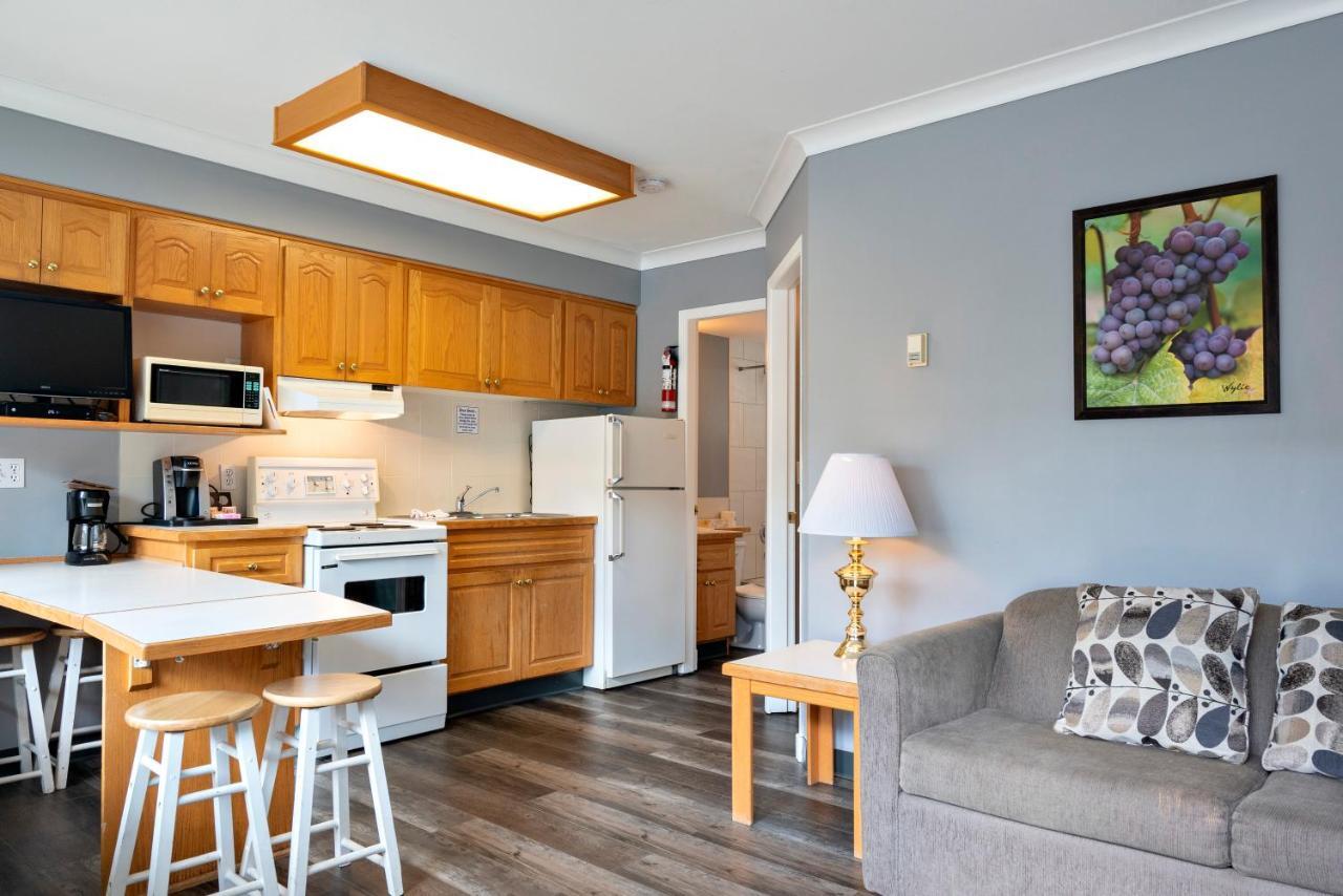 Tiki Shores Inn & Suites Penticton Eksteriør billede